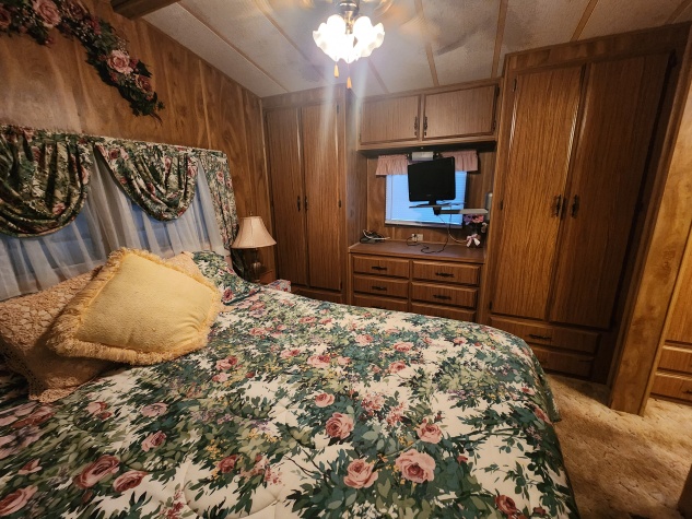 8615 Bayshore Rd, Lot 120, Palmetto, Florida 34221, 1 Bedroom Bedrooms, ,1 BathroomBathrooms,55-Plus Mobile Home,For Sale,Bayshore Rd, Lot 120,4404