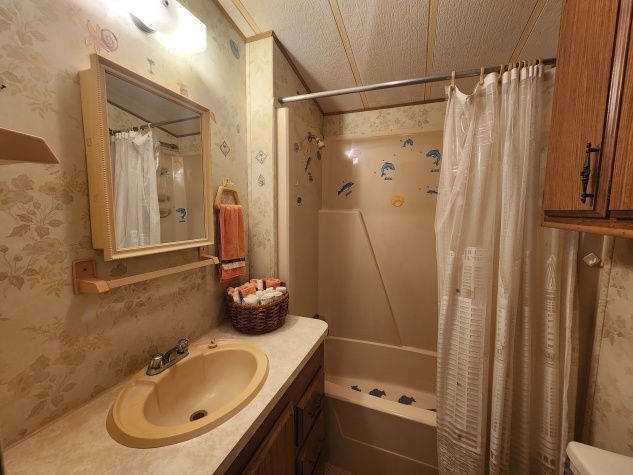 8615 Bayshore Rd, Lot 120, Palmetto, Florida 34221, 1 Bedroom Bedrooms, ,1 BathroomBathrooms,55-Plus Mobile Home,For Sale,Bayshore Rd, Lot 120,4404