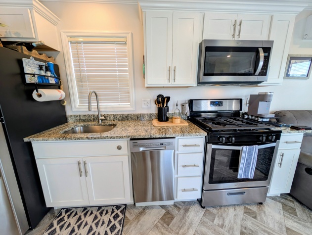 2206 Chaney Dr, Lot 551, Ruskin, Florida 33570, 1 Bedroom Bedrooms, ,1 BathroomBathrooms,55-Plus Mobile Home,For Sale,Chaney Dr, Lot 551,4406