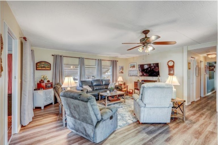 3901 Bahia Vista St, Lot 803, Sarasota, Florida 34242, 2 Bedrooms Bedrooms, ,2 BathroomsBathrooms,55-Plus Mobile Home,For Sale,Bahia Vista St, Lot 803,4415