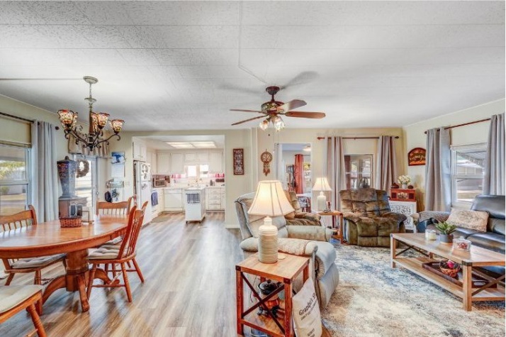 3901 Bahia Vista St, Lot 803, Sarasota, Florida 34242, 2 Bedrooms Bedrooms, ,2 BathroomsBathrooms,55-Plus Mobile Home,For Sale,Bahia Vista St, Lot 803,4415