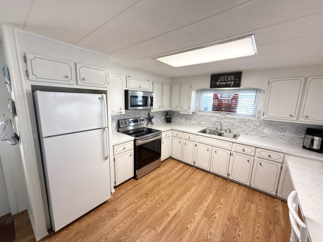 271 Sunnyside Lane, Clearwater, Florida 33770, 2 Bedrooms Bedrooms, ,2 BathroomsBathrooms,55-Plus Mobile Home,For Sale,Sunnyside Lane,4418