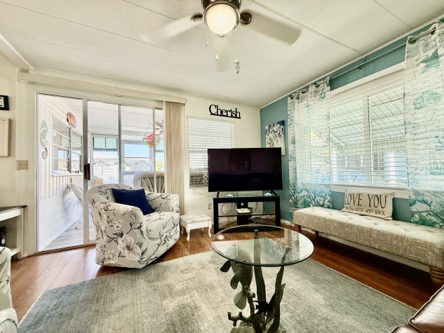 271 Sunnyside Lane, Clearwater, Florida 33770, 2 Bedrooms Bedrooms, ,2 BathroomsBathrooms,55-Plus Mobile Home,For Sale,Sunnyside Lane,4418