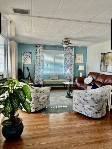 271 Sunnyside Lane, Clearwater, Florida 33770, 2 Bedrooms Bedrooms, ,2 BathroomsBathrooms,55-Plus Mobile Home,For Sale,Sunnyside Lane,4418