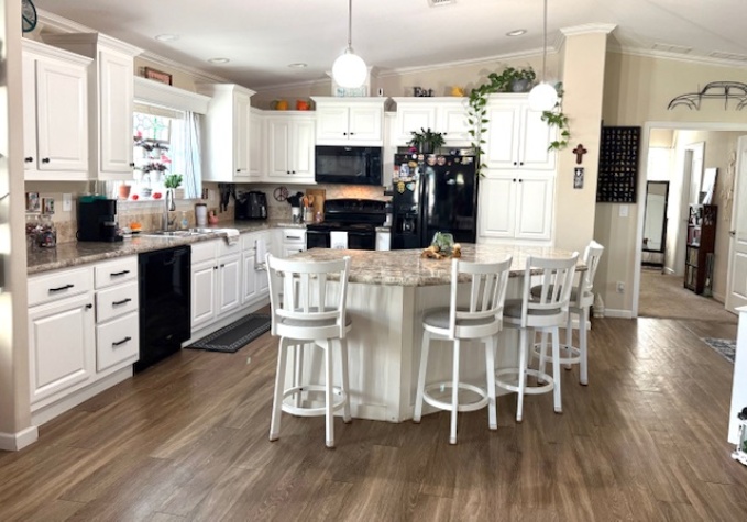 601 Starkey Rd, Lot 29, Largo, Florida 33771, 2 Bedrooms Bedrooms, ,2 BathroomsBathrooms,55-Plus Mobile Home,For Sale,Starkey Rd, Lot 29,4425