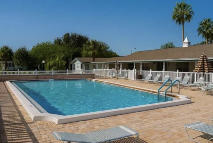 601 Starkey Rd, Lot 29, Largo, Florida 33771, 2 Bedrooms Bedrooms, ,2 BathroomsBathrooms,55-Plus Mobile Home,For Sale,Starkey Rd, Lot 29,4425