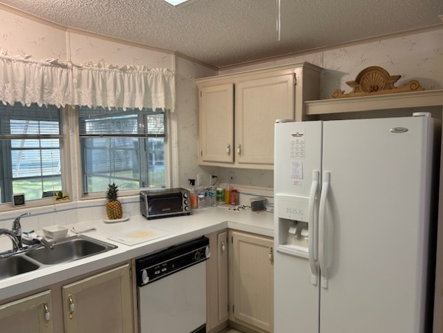 6873 Coconut Grove Cir, Ellenton, Florida 34222, 2 Bedrooms Bedrooms, ,2 BathroomsBathrooms,55-Plus Mobile Home,For Sale,Coconut Grove Cir,4430