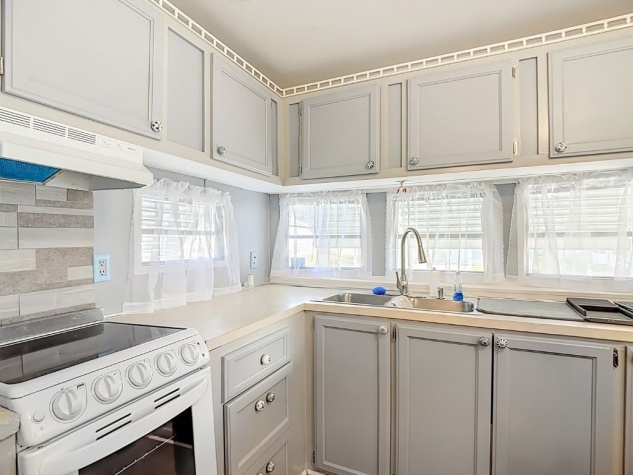 1015 Dundee Rd, Lot 34, Dundee, Florida 33838, 1 Bedroom Bedrooms, ,1 BathroomBathrooms,55-Plus Mobile Home,For Sale,Dundee Rd, Lot 34,4434