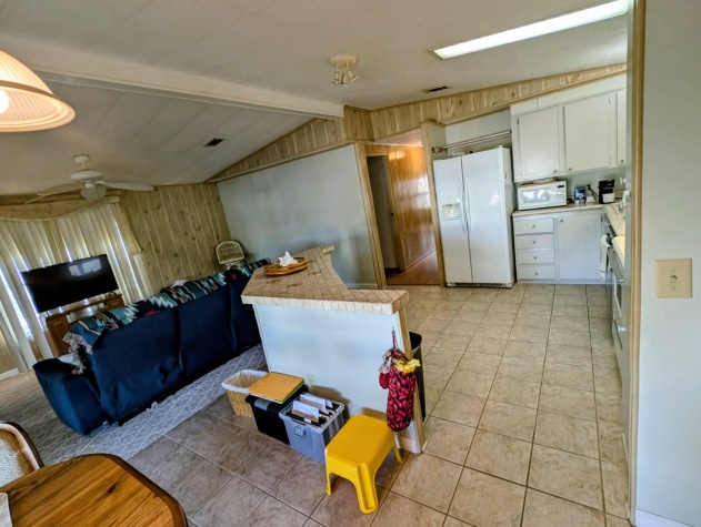 5700 Bayshore Rd, Lot 806, Palmetto, Florida 34221, 2 Bedrooms Bedrooms, ,2 BathroomsBathrooms,55-Plus Mobile Home,For Sale,Bayshore Rd, Lot 806,4436