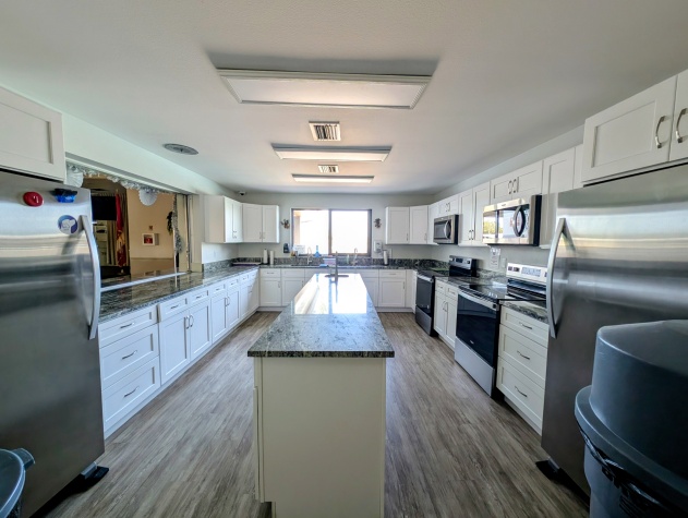 5700 Bayshore Rd, Lot 806, Palmetto, Florida 34221, 2 Bedrooms Bedrooms, ,2 BathroomsBathrooms,55-Plus Mobile Home,For Sale,Bayshore Rd, Lot 806,4436