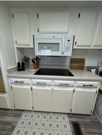 3600 Aachen St, Sarasota, Florida 34234, 2 Bedrooms Bedrooms, ,2 BathroomsBathrooms,55-Plus Mobile Home,For Sale,Aachen St,4453