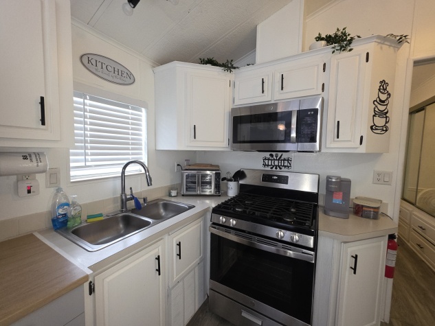 962 Savannah Dr, Kissimmee, Florida 34746, 2 Bedrooms Bedrooms, ,1 BathroomBathrooms,All - Age Mobile Home,For Sale,Savannah Dr,4459