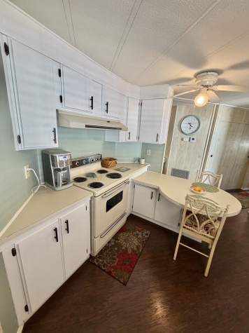 751 10th St E, Lot 404, Palmetto, Florida 34221, 2 Bedrooms Bedrooms, ,2 BathroomsBathrooms,55-Plus Mobile Home,For Sale,10th St E, Lot 404,4465