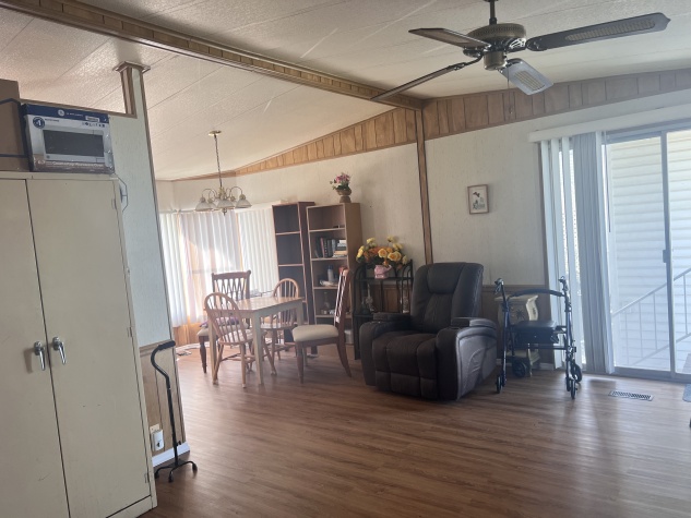 6515 15th St E, Lot B10, Sarasota, Florida 34243, 2 Bedrooms Bedrooms, ,2 BathroomsBathrooms,55-Plus Mobile Home,For Sale,15th St E, Lot B10,4466