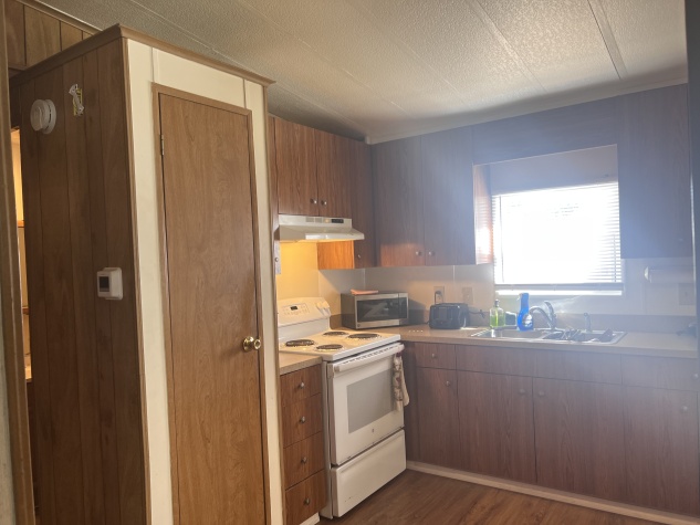 6515 15th St E, Lot B10, Sarasota, Florida 34243, 2 Bedrooms Bedrooms, ,2 BathroomsBathrooms,55-Plus Mobile Home,For Sale,15th St E, Lot B10,4466