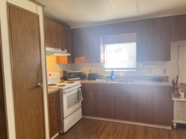 6515 15th St E, Lot B10, Sarasota, Florida 34243, 2 Bedrooms Bedrooms, ,2 BathroomsBathrooms,55-Plus Mobile Home,For Sale,15th St E, Lot B10,4466