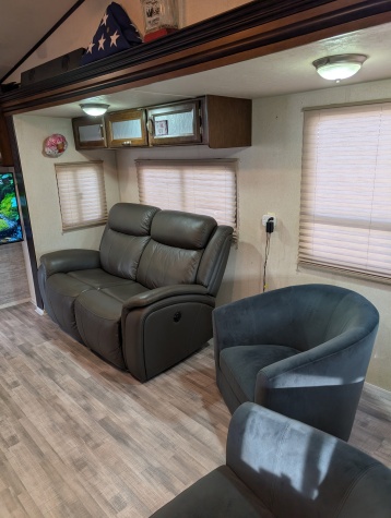 5009 Devil Ray Court, Ruskin, Florida 33570, 2 Bedrooms Bedrooms, ,1 BathroomBathrooms,55-Plus Mobile Home,For Sale,Devil Ray Court,4497