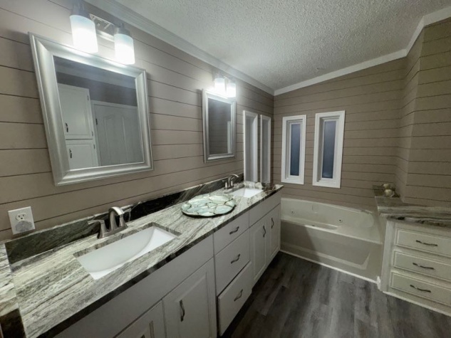 8103 Lemonwood Dr S, Ellenton, Florida 34222, 2 Bedrooms Bedrooms, ,2 BathroomsBathrooms,55-Plus Mobile Home,For Sale,Lemonwood Dr S,4506