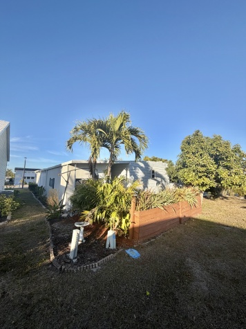 924 Zacapa Ave, Venice, Florida 34285, 2 Bedrooms Bedrooms, ,2 BathroomsBathrooms,55-Plus Mobile Home,For Sale,Zacapa Ave,4507