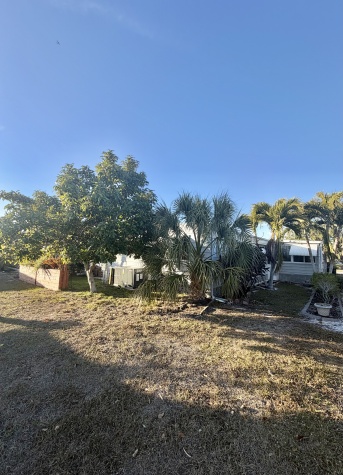 924 Zacapa Ave, Venice, Florida 34285, 2 Bedrooms Bedrooms, ,2 BathroomsBathrooms,55-Plus Mobile Home,For Sale,Zacapa Ave,4507