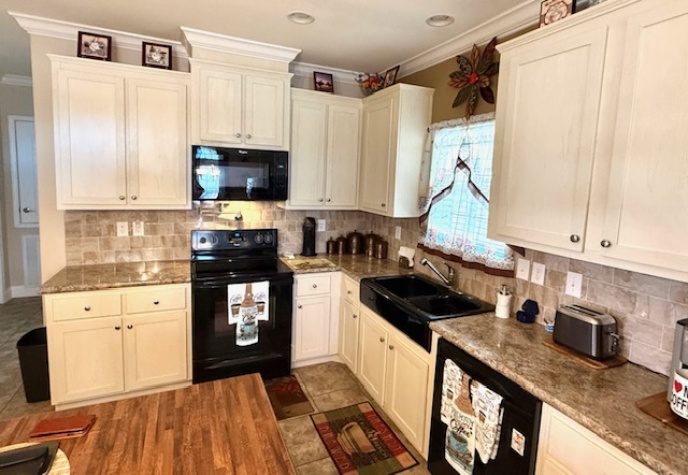 100 Hampton Rd, Lot 122, Clearwater, Florida 33759, 3 Bedrooms Bedrooms, ,2 BathroomsBathrooms,55-Plus Mobile Home,For Sale,Hampton Rd, Lot 122,4510