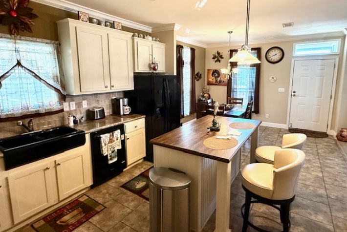 100 Hampton Rd, Lot 122, Clearwater, Florida 33759, 3 Bedrooms Bedrooms, ,2 BathroomsBathrooms,55-Plus Mobile Home,For Sale,Hampton Rd, Lot 122,4510