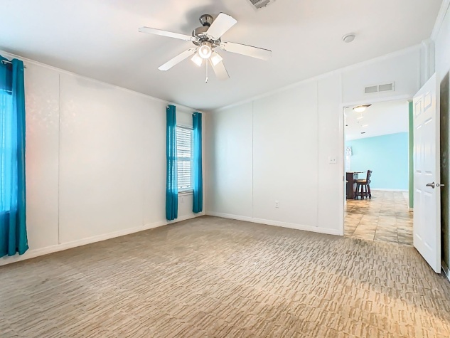 618 Sunset Circle, Frostproof, Florida 33843, 2 Bedrooms Bedrooms, ,2 BathroomsBathrooms,55-Plus Mobile Home,For Sale,Sunset Circle,4512