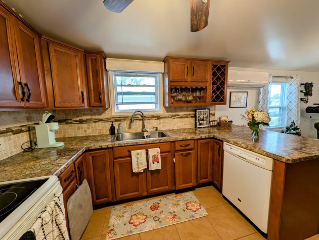 3748 Hula Circle, Ruskin, Florida 33570, 2 Bedrooms Bedrooms, ,1 BathroomBathrooms,All - Age Mobile Home,For Sale,Hula Circle,4532