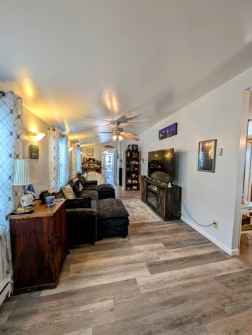 3748 Hula Circle, Ruskin, Florida 33570, 2 Bedrooms Bedrooms, ,1 BathroomBathrooms,All - Age Mobile Home,For Sale,Hula Circle,4532