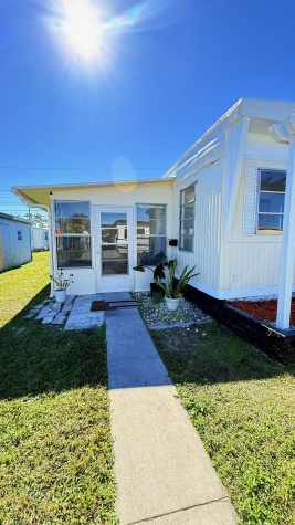 2580 Nursery Rd, Lot 211, Clearwater, Florida 33764, 2 Bedrooms Bedrooms, ,2 BathroomsBathrooms,55-Plus Mobile Home,For Sale,Nursery Rd, Lot 211,4536