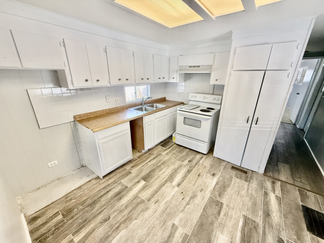 7349 Ulmerton Rd, Lot 301, Largo, Florida 33771, 2 Bedrooms Bedrooms, ,1 BathroomBathrooms,55-Plus Mobile Home,For Sale,Ulmerton Rd, Lot 301,4539