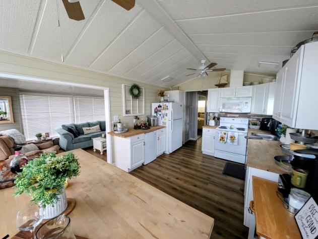 2206 Chaney Dr, Lot 541, Ruskin, Florida 33570, 1 Bedroom Bedrooms, ,1 BathroomBathrooms,55-Plus Mobile Home,For Sale,Chaney Dr, Lot 541,4540