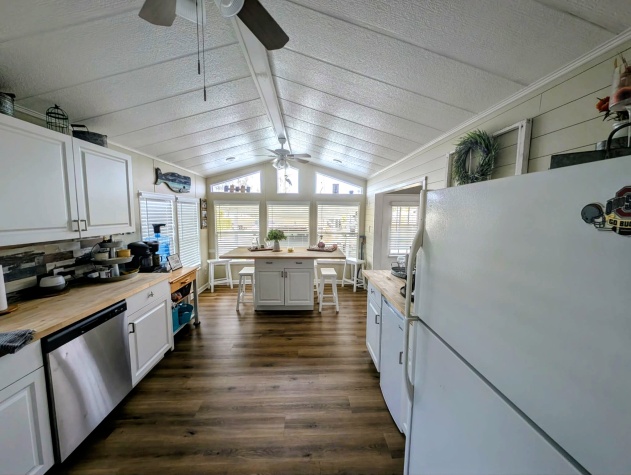 2206 Chaney Dr, Lot 541, Ruskin, Florida 33570, 1 Bedroom Bedrooms, ,1 BathroomBathrooms,55-Plus Mobile Home,For Sale,Chaney Dr, Lot 541,4540