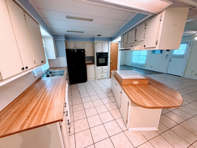 12100 Seminole Blvd, Lot 261, Largo, Florida 33778, 2 Bedrooms Bedrooms, ,2 BathroomsBathrooms,55-Plus Mobile Home,For Sale,Seminole Blvd, Lot 261,4544