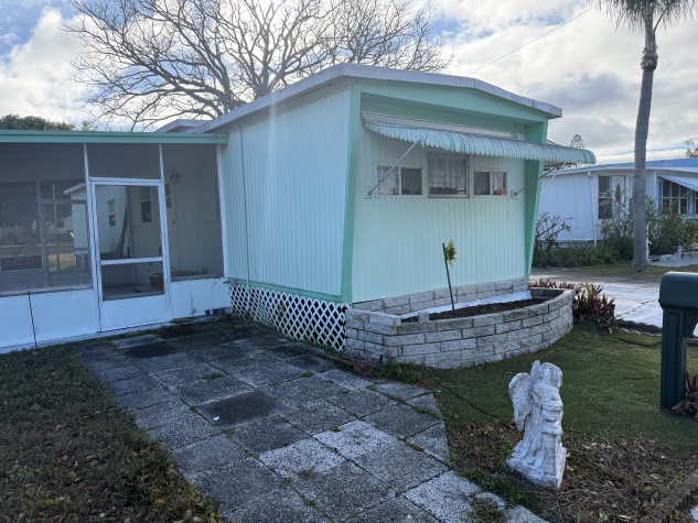 106 Diogenes St, Dunedin, Florida 34098, 2 Bedrooms Bedrooms, ,1 BathroomBathrooms,55-Plus Mobile Home,For Sale,Diogenes St,4551