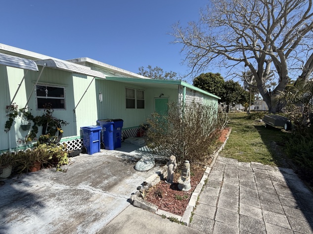 106 Diogenes St, Dunedin, Florida 34098, 2 Bedrooms Bedrooms, ,1 BathroomBathrooms,55-Plus Mobile Home,For Sale,Diogenes St,4551