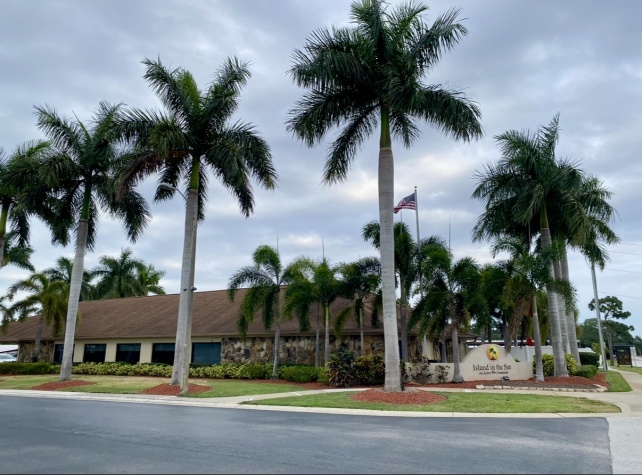 100 Hampton Rd, Lot 270, Clearwater, Florida 33759, 2 Bedrooms Bedrooms, ,2 BathroomsBathrooms,55-Plus Mobile Home,For Sale,Hampton Rd, Lot 270,4558