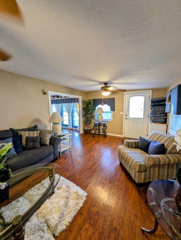 2206 Chaney Dr, Lot 107, Ruskin, Florida 33570, 2 Bedrooms Bedrooms, ,1 BathroomBathrooms,55-Plus Mobile Home,For Sale,Chaney Dr, Lot 107,4573