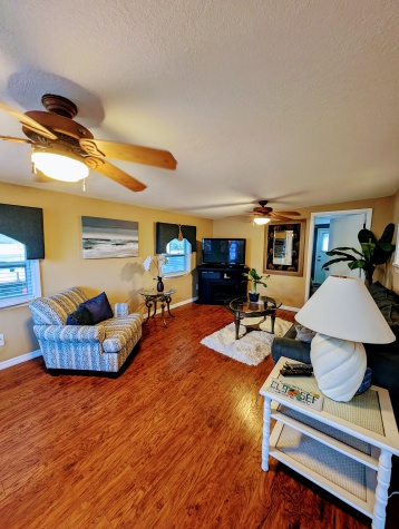 2206 Chaney Dr, Lot 107, Ruskin, Florida 33570, 2 Bedrooms Bedrooms, ,1 BathroomBathrooms,55-Plus Mobile Home,For Sale,Chaney Dr, Lot 107,4573