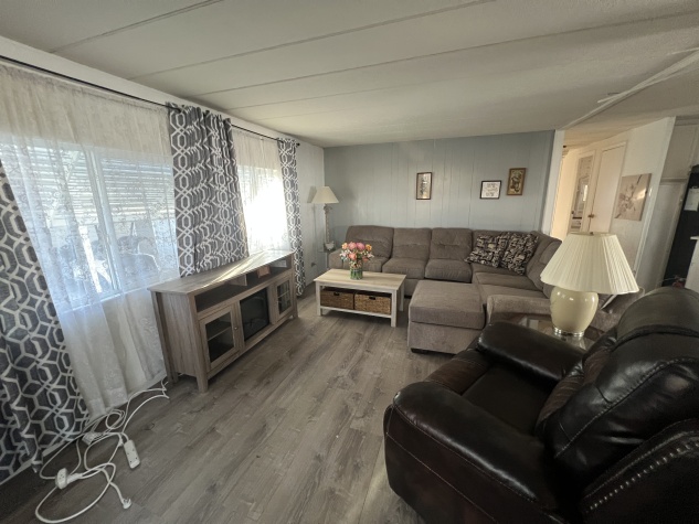 69 Colony Drive N, Ellenton, Florida 34222, 2 Bedrooms Bedrooms, ,1 BathroomBathrooms,55-Plus Mobile Home,For Sale,Colony Drive N,4576