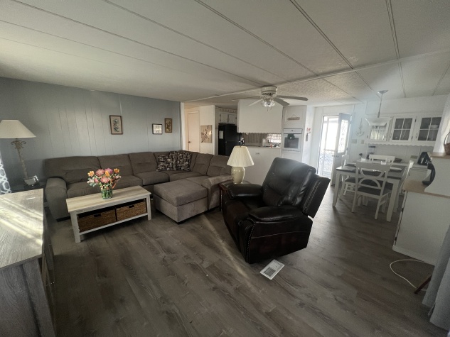 69 Colony Drive N, Ellenton, Florida 34222, 2 Bedrooms Bedrooms, ,1 BathroomBathrooms,55-Plus Mobile Home,For Sale,Colony Drive N,4576