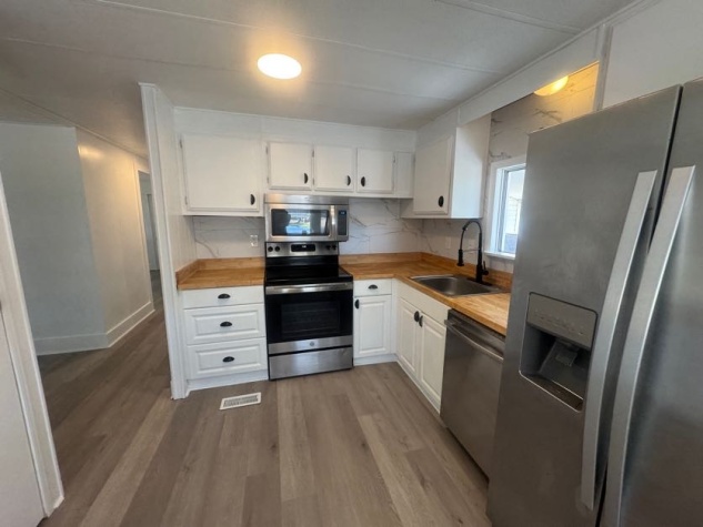 422 Sunset Circle N, Ellenton, Florida 34222, 2 Bedrooms Bedrooms, ,2 BathroomsBathrooms,55-Plus Mobile Home,For Sale,Sunset Circle N,4579