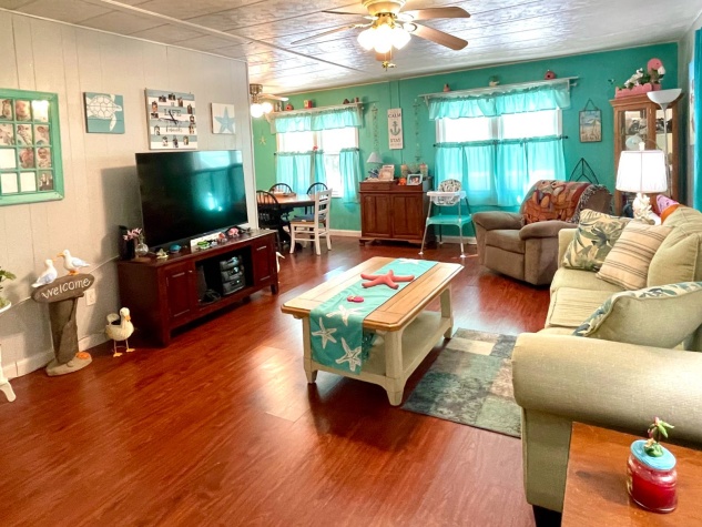 1030 Royal Palm Way, Ellenton, Florida 34222, 2 Bedrooms Bedrooms, ,2 BathroomsBathrooms,55-Plus Mobile Home,For Sale,Royal Palm Way,4582