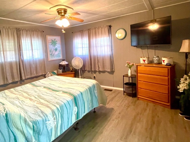 1030 Royal Palm Way, Ellenton, Florida 34222, 2 Bedrooms Bedrooms, ,2 BathroomsBathrooms,55-Plus Mobile Home,For Sale,Royal Palm Way,4582