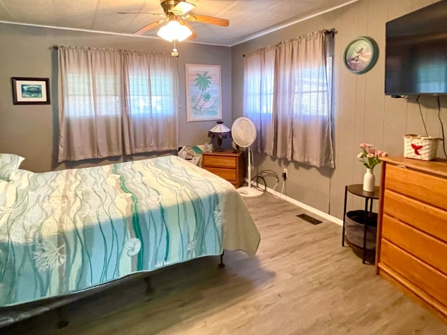 1030 Royal Palm Way, Ellenton, Florida 34222, 2 Bedrooms Bedrooms, ,2 BathroomsBathrooms,55-Plus Mobile Home,For Sale,Royal Palm Way,4582