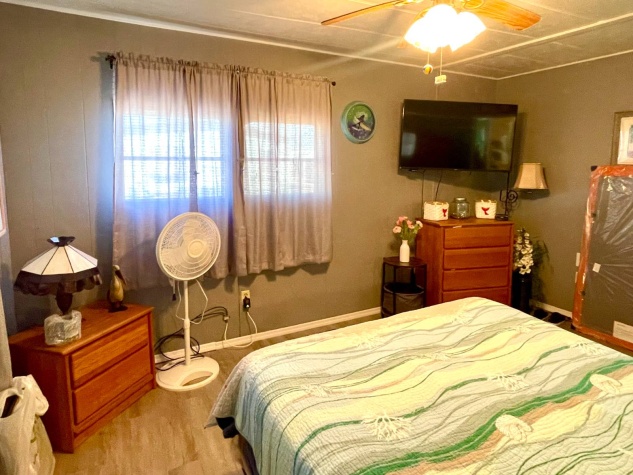 1030 Royal Palm Way, Ellenton, Florida 34222, 2 Bedrooms Bedrooms, ,2 BathroomsBathrooms,55-Plus Mobile Home,For Sale,Royal Palm Way,4582