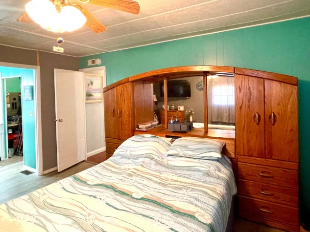 1030 Royal Palm Way, Ellenton, Florida 34222, 2 Bedrooms Bedrooms, ,2 BathroomsBathrooms,55-Plus Mobile Home,For Sale,Royal Palm Way,4582