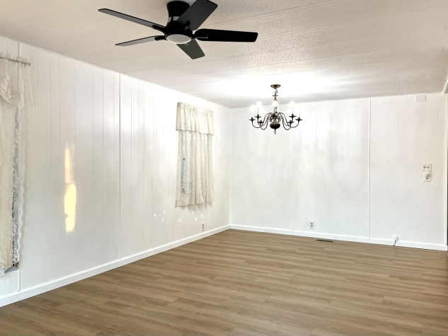 684 Harbor Circle, Ellenton, Florida 34222, 2 Bedrooms Bedrooms, ,2 BathroomsBathrooms,55-Plus Mobile Home,For Sale,Harbor Circle,4584