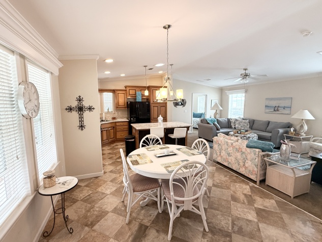 510 Poinsettia Dr, Largo, Florida 33770, 2 Bedrooms Bedrooms, ,2 BathroomsBathrooms,55-Plus Mobile Home,For Sale,Poinsettia Dr,4595