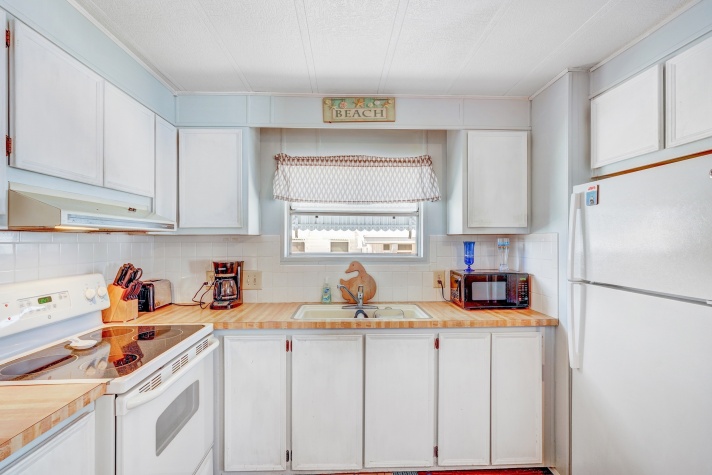 508 44th Avenue East, Lot C6, Bradenton, Florida 34203, 2 Bedrooms Bedrooms, ,1 BathroomBathrooms,55-Plus Mobile Home,For Sale,44th Avenue East, Lot C6,4599